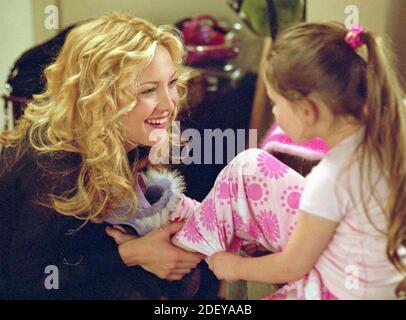 RAISING HELEN 2004 Buena Vista Pictures film avec Kate Hudson Et Abigail Breslin Banque D'Images