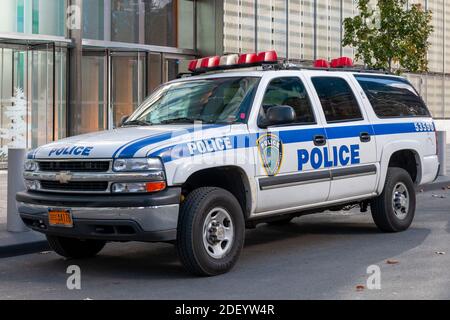 Véhicule de police de la police de l'autorité portuaire de New York et du New Jersey dans la rue de Manhattan, New York, NY, États-Unis. Banque D'Images