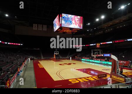 Une vue générale du Galen Center lors d'un match de basket-ball NCAA entre les Chevaliers baptistes Cal et les chevaux de Troie de Californie du Sud, mercredi, novembre Banque D'Images