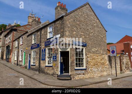 Lincoln antiques & Collectibles shop sur Steep Hill, Lincoln, Lincolnshire, Royaume-Uni. Banque D'Images