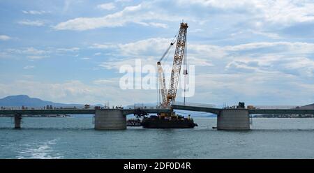 Construction du pont de l'île de Čiovo à partir de la terre ferme près de Trogir Split Croatie. Banque D'Images