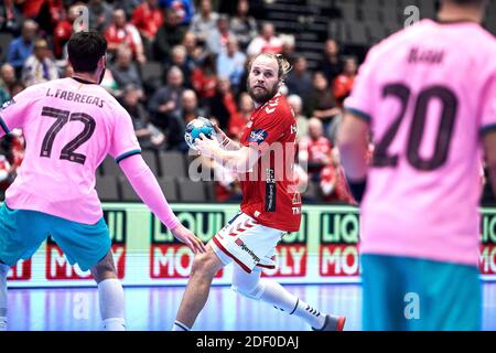 Aalborg, Danemark. 02e décembre 2020. Henrik Mollgaard (21) du Handball d'Aalborg vu dans le match de la Ligue des champions de l'EHF entre le Handball d'Aalborg et le FC Barcelona Handbol à l'arène de Jutlander Bank à Aalborg. (Crédit photo : Gonzales photo/Alamy Live News Banque D'Images