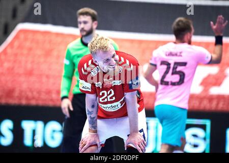 Aalborg, Danemark. 02e décembre 2020. Rene Antonsen (22) du Handball d'Aalborg vu dans le match de la Ligue des champions de l'EHF entre le Handball d'Aalborg et le FC Barcelona Handbol à l'arène Jutlander Bank à Aalborg. (Crédit photo : Gonzales photo/Alamy Live News Banque D'Images