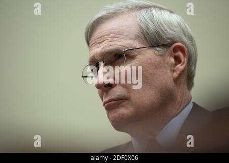 Stephen J. Hadley, ancien conseiller à la sécurité nationale, ainsi que Richard Haass, Ph.D., président du Conseil des relations étrangères et avril Haines, ancien conseiller adjoint à la sécurité nationale et ancien directeur adjoint de l'Agence centrale de renseignement, Témoigne devant le Comité des relations étrangères de la Chambre des États-Unis au Capitole des États-Unis à Washington D.C., aux États-Unis, le mardi 14 janvier 2020, à la suite d'une attaque par drone américaine qui a tué le chef militaire iranien Qasem Soleimani le 3 janvier 2020. Le secrétaire d’État américain Mike Pompeo, qui était censé être le témoin clé devant comparaître Banque D'Images