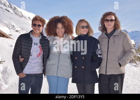Ruben Alves, Stefi Celma, Pascale Arbillot, Alexandre Wetter assistant à une séance photo pour le film Miss lors du 23e Festival de comédie de l'Alpe d'Huez à Alpe d'Huez, France, le 18 janvier 2020. Photo de Julien Reynaud/APS-Medias/ABACAPRESS.COM Banque D'Images