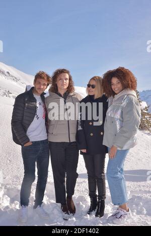 Ruben Alves, Stefi Celma, Pascale Arbillot, Alexandre Wetter assistant à une séance photo pour le film Miss lors du 23e Festival de comédie de l'Alpe d'Huez à Alpe d'Huez, France, le 18 janvier 2020. Photo de Julien Reynaud/APS-Medias/ABACAPRESS.COM Banque D'Images
