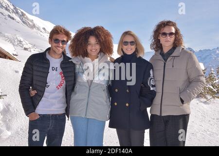 Ruben Alves, Stefi Celma, Pascale Arbillot, Alexandre Wetter assistant à une séance photo pour le film Miss lors du 23e Festival de comédie de l'Alpe d'Huez à Alpe d'Huez, France, le 18 janvier 2020. Photo de Julien Reynaud/APS-Medias/ABACAPRESS.COM Banque D'Images