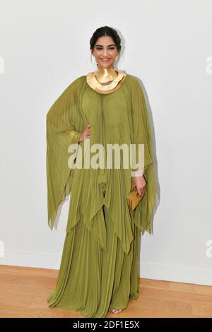 Sonam Kapoor participe au salon Elie Saab haute Couture Printemps/été 2020 dans le cadre de la semaine de la mode de Paris, le 22 janvier 2020 à Paris, France. Photo de Laurent Zabulon/ABACAPRESS.COM Banque D'Images