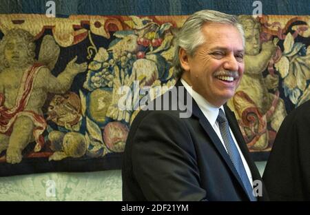 Le Pape François rencontre le Président de la République Argentine Alberto Fernandez lors d'un audience au Palais apostolique du Vatican le 31 janvier 2020 . Photo par ABACAPRESS.COM Banque D'Images