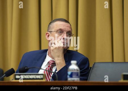 Doug Collins (républicain de Géorgie), représentant des États-Unis, écoute comme Christopher Wray, directeur du Federal Bureau of Investigation (FBI), témoigne devant la Commission de la Chambre des États-Unis sur la magistrature à Capitol Hill, Washington, DC, États-Unis, le mercredi 5 février 2020. Photo de Stefani Reynolds/CNP/ABACAPRESS.COM Banque D'Images