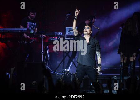 Pascal Obispo se produit lors du dernier et 100e concert de sa tournée à l'Olympia Hall de Paris, France, le 4 février 2020. Photo de Christophe Meng/ABACAPRESS.COM Banque D'Images