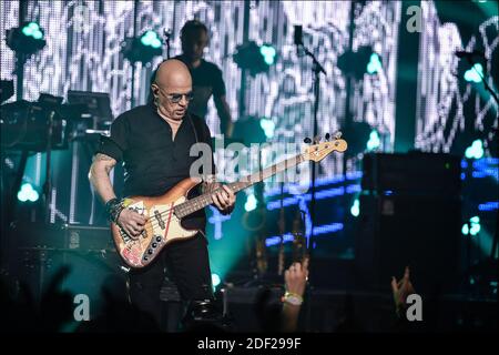 Pascal Obispo se produit lors du dernier et 100e concert de sa tournée à l'Olympia Hall de Paris, France, le 4 février 2020. Photo de Christophe Meng/ABACAPRESS.COM Banque D'Images