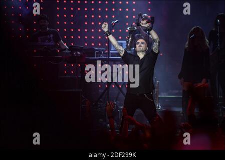 Pascal Obispo se produit lors du dernier et 100e concert de sa tournée à l'Olympia Hall de Paris, France, le 4 février 2020. Photo de Christophe Meng/ABACAPRESS.COM Banque D'Images