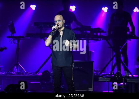 Pascal Obispo se produit lors du dernier et 100e concert de sa tournée à l'Olympia Hall de Paris, France, le 4 février 2020. Photo de Christophe Meng/ABACAPRESS.COM Banque D'Images