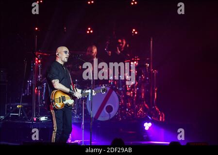 Pascal Obispo se produit lors du dernier et 100e concert de sa tournée à l'Olympia Hall de Paris, France, le 4 février 2020. Photo de Christophe Meng/ABACAPRESS.COM Banque D'Images