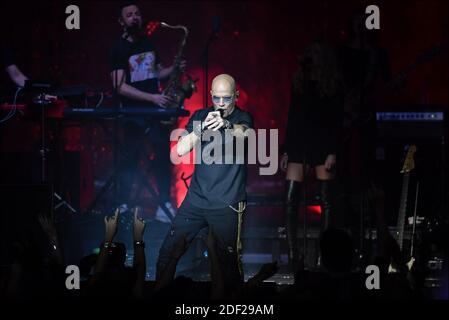 Pascal Obispo se produit lors du dernier et 100e concert de sa tournée à l'Olympia Hall de Paris, France, le 4 février 2020. Photo de Christophe Meng/ABACAPRESS.COM Banque D'Images