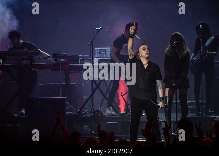 Pascal Obispo se produit lors du dernier et 100e concert de sa tournée à l'Olympia Hall de Paris, France, le 4 février 2020. Photo de Christophe Meng/ABACAPRESS.COM Banque D'Images