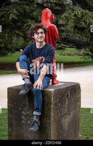 Quentin CHAROY, 25 ans, est à la tête de la liste des "Parti Animaliste" pour les prochaines élections municipales à Toulouse, en France, le 17 février 2020. Après avoir participé aux élections européennes de 2019, il entend être la voix des animaux mais aussi celle des citoyens à la mairie. Entrepreneur dans la restauration, et ayant travaillé avec des personnes handicapées, il veut végétarer des repas dans la cantine et dans les maisons de repos, créer des caniparcs et des dovecotes contraceptifs, interdire cirques avec les animaux... Et surtout, créer une délégation de protection des animaux au sein du conseil municipal. Photo de Patrick Batard Banque D'Images