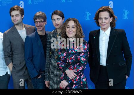 Douglas Booth, le réalisateur Philippe Falardeau, Margaret Qualley, l'écrivain Joanna Rakoff et Sigourney Weaver assistent à la photo de l'année My Salinger dans le cadre de la 70e Berlinale (Berlin International film Festival) à Berlin, en Allemagne, le 20 février 2020. Photo d'Aurore Marechal/ABACAPRESS.COM Banque D'Images