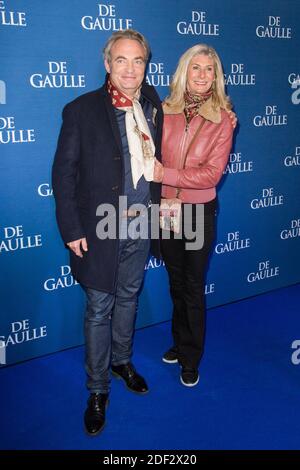 Gilles Cohen et son épouse Karine Paschal assistent à la première du film de 'de Gaulle' à Paris à l'UGC Normandie à Paris le 24 février 2020. Photo de Nasser Berzane/ABACAPRESS.COM Banque D'Images