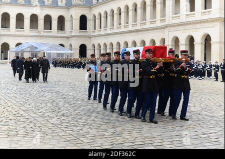 Le président français Emmanuel Macron, la famille et lui, ont tenu un hommage national à la mémoire de Jean Daniel, ancien fondateur du magazine français nouvel Observateur, à l'Hôtel des Invalides à Paris, le 28 février 2020. Photo de Jacques Witt/Pool/ABACAPRESS.COM Banque D'Images