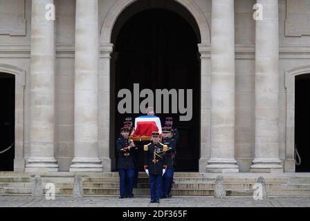 Le cercueil à un hommage national à la mémoire de Jean Daniel, fondateur du magazine français nouvel Observateur, à l'Hôtel des Invalides à Paris, France, le 28 février 2020. Photo de Jacques Witt/Pool/ABACAPRESS.COM Banque D'Images