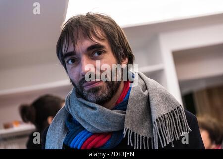 Cedric Villani, candidat dissident de la République en Marche (LREM) pour Maire de Paris, visite la mission locale de soutien à la jeunesse du 19ème arrondissement de Paris, France, le 5 mars 2020. Photo de Daniel Derajinski/ABACAPRESS.COM Banque D'Images