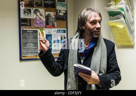 Cedric Villani, candidat dissident de la République en Marche (LREM) pour Maire de Paris, visite la mission locale de soutien à la jeunesse du 19ème arrondissement de Paris, France, le 5 mars 2020. Photo de Daniel Derajinski/ABACAPRESS.COM Banque D'Images