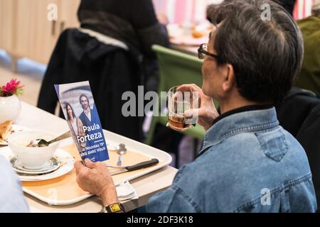 Cedric Villani, candidat dissident de la République en Marche (LREM) pour Maire de Paris, visite un restaurant solidaire pour personnes âgées dans le 19ème arrondissement de Paris, France, le 5 mars 2020. Photo de Daniel Derajinski/ABACAPRESS.COM Banque D'Images