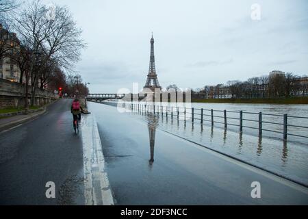 Paris alerte aux inondations en tant que Seine le 09 mars 2020 à Paris, France. Photo de Nasser Berzane/ABACAPRESS.COM Banque D'Images