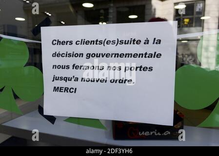 Suite à la décision du gouvernement français de ralentir la progression du 'coronavirus' ou COVID-19, tous les cafés, bistrots et restaurants parisiens sont fermés depuis minuit. Paris, France, le 15 mars 2020. Photo de Georges Darmon/avenir photos/avenir photos/ABACAPRESS.COM Banque D'Images