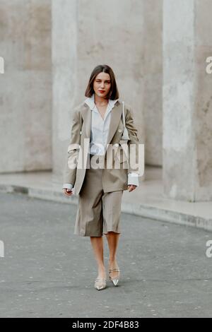 Street style, Mary Leest arrivée au spectacle Gauchere automne hiver 2020-2021, qui s'est tenu au Palais de Tokyo, Paris, France, le 3 mars 2020. Photo de Marie-Paola Bertrand-Hillion/ABACAPRESS.COM Banque D'Images