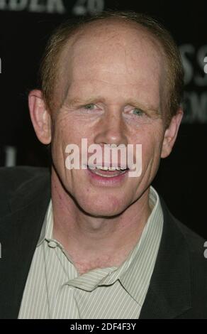 Ron Howard arrive à la première de « The Missing » à Loews Lincoln Square à New York le 16 novembre 2003. Crédit photo : Henry McGee/MediaPunch Banque D'Images