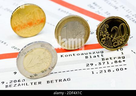 Habensaldo Euromünzen auf mit Kontoauszug Banque D'Images