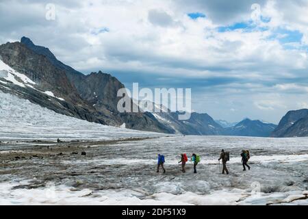 Géographie / Voyage, Suisse, Valais, Parti des alpinistes sur le célèbre glacer d'Aletsch, dans le wi, Additional-Rights-Clearance-Info-not-available Banque D'Images