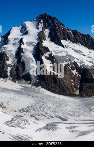 Géographie / Voyage, Suisse, Valais, Finsteraarhorn (4274m) dominant l'impressionnant Fiescher gla, Additional-Rights-Clearance-Info-not-available Banque D'Images