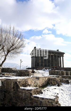 Vue latérale Temple de Garni en hiver, Arménie Banque D'Images