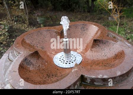 Source d'eau de source à Etchmiadzin, Arménie Banque D'Images