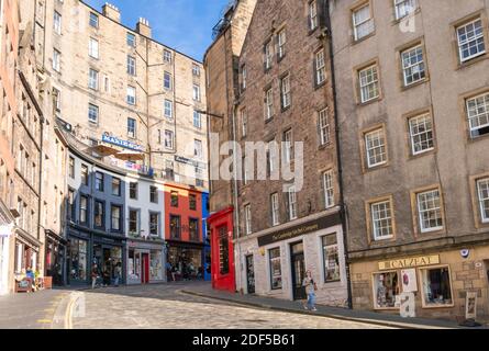 Boutiques et magasins de Victoria Street et West Bow Old Town, Edinburgh Midlothian Scotland UK GB Europe Banque D'Images