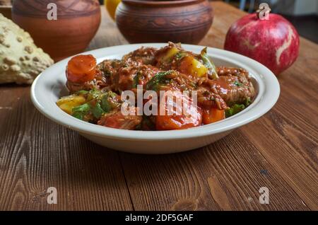 Birmingham Balti - variété de curry de viande d'agneau ou de chèvre préparée avec de la viande, des légumes ou du poisson, créée au Royaume-Uni, Banque D'Images