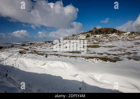 Cheesewring ; dans la neige, Cornwall, UK Banque D'Images