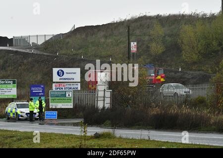 Bristol, Royaume-Uni. 03ème décembre 2020. Grande explosion à Kings Weston Lane Bristol. Plusieurs personnes ont été blessées. Les équipes d'incendie et de sauvetage Avon de Bristol, Yate, Patchway, Southmead et Kingswood sont sur place. Crédit photos: Robert Timoney/Alamy Live News Banque D'Images