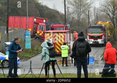 Bristol, Royaume-Uni. 03ème décembre 2020. Grande explosion à Kings Weston Lane Bristol. Plusieurs personnes ont été blessées. Les équipes d'incendie et de sauvetage Avon de Bristol, Yate, Patchway, Southmead et Kingswood sont sur place. Crédit photos: Robert Timoney/Alamy Live News Banque D'Images