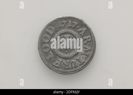 Plomb faible, Anonyme, 1717, frappé, général: 2.6 x 0.2cm (26 x 2mm), poids: 8.1g, cimier de la ville, plomb rond ou Bob de tourbe, frappé de plomb. Sur l'avant se trouvent deux clés croisées au centre, l'arme de Leiden. Autour de cela se trouve la circulaire LEYDEN DANS HOLLANT. Au contraire, la lettre I est au centre. Un bord de cercle dentelé se trouve autour de lui. Autour de ceci est le bras circulaire TURFLOOD 1717, 1932 Banque D'Images