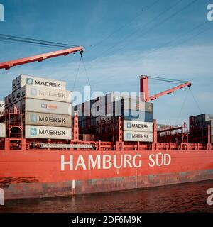 Vue en perspective du navire à conteneurs Hamburg Sud amarré "Polar Argentina" Dans le port d'Anvers Banque D'Images