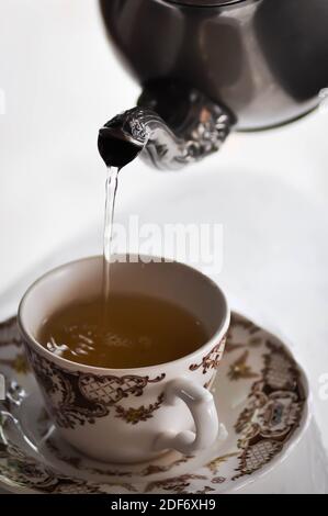 thé ou une tasse de thé et bouilloire en acier Banque D'Images
