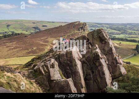 Vue depuis les cafards vers Hen Cloud, parc national de Peak District, Staffordshire, Royaume-Uni Banque D'Images