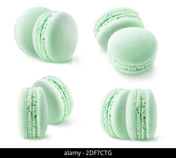 Collection de macarons verts isolés. Deux pistaches ou macarons à la menthe isolés sur fond blanc Banque D'Images