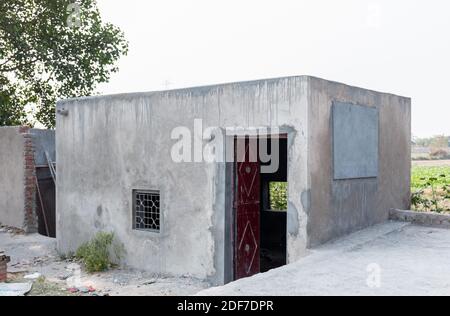 NOIDA, UTTAR PRADESH, INDE - NOVEMBRE 2020 : Architecture de la construction d'écoles dans la région rurale ou du village en Inde pour l'éducation des petits enfants. Banque D'Images