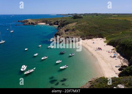 France, Morbihan, Houat, île Houat, anse de Porh Halai, crique et bateaux (vue de série) Banque D'Images